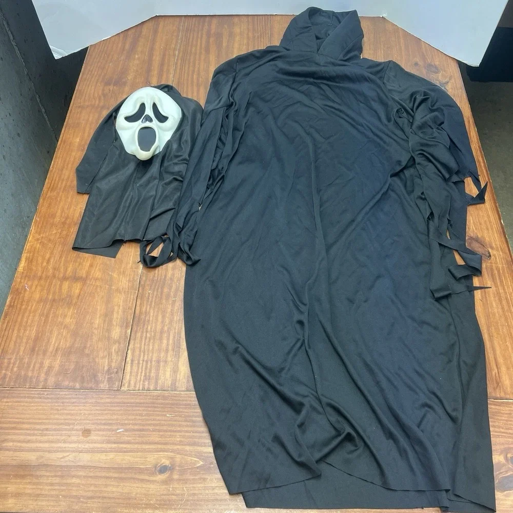 Vintage Ghostface Scream Costume Easter Unlimited Mask Black Cloak Halloween